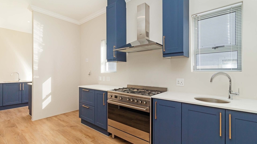 4 Bedroom Property for Sale in Sunningdale Western Cape